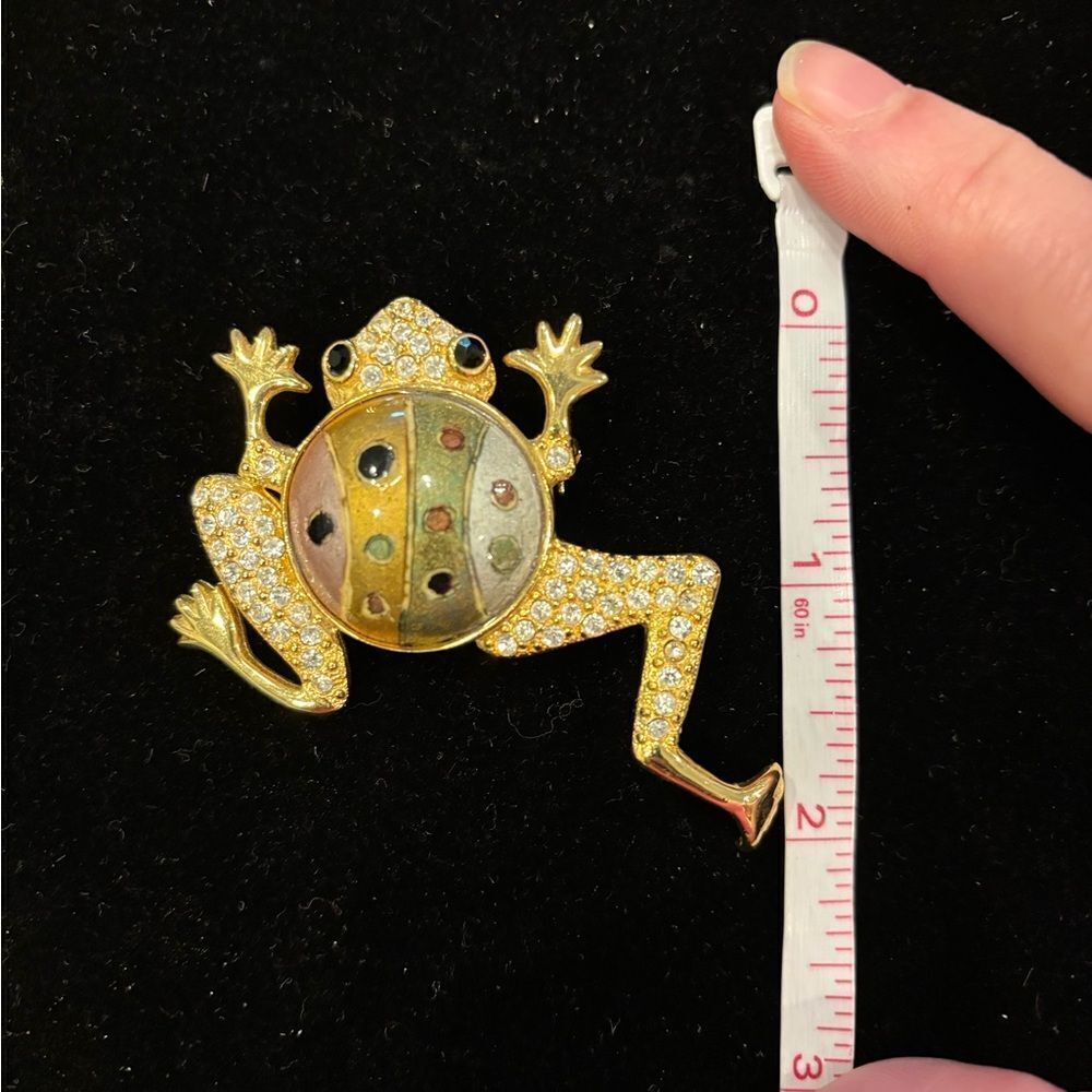 St. John Frog Brooch with Swarovski Crystals and Light Color Enamel Details - Picture 6 of 6
